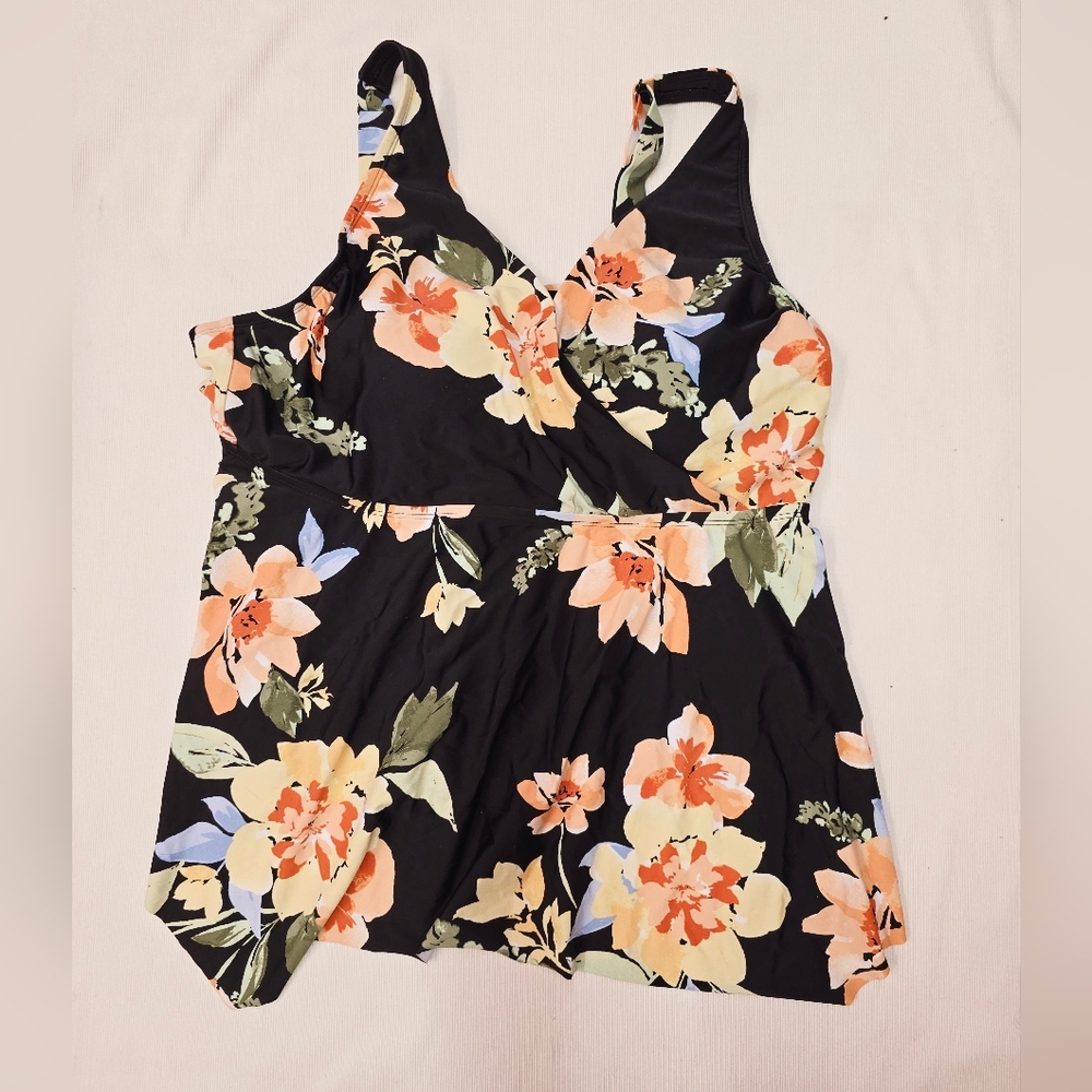 Kona Sol Floral V-Neck Flowy Tankini Top, Peach/Black - (26W)